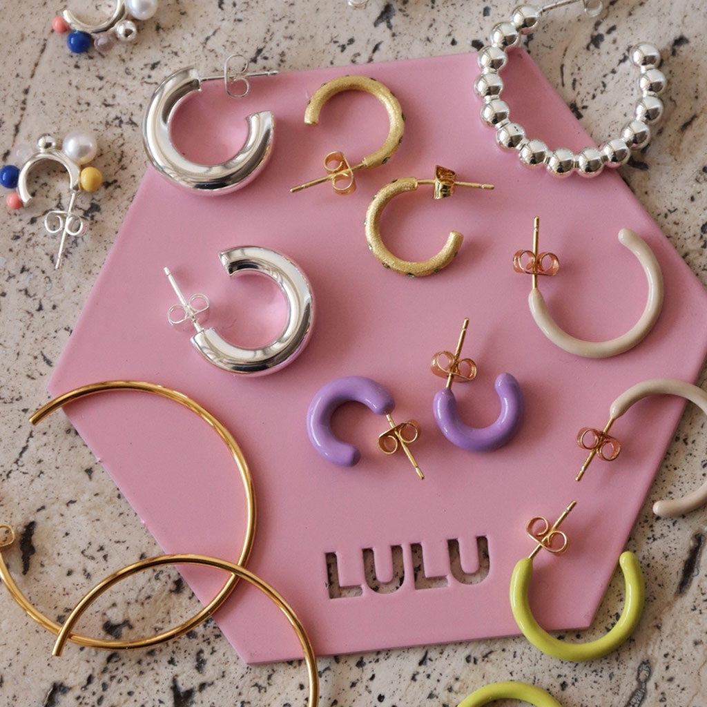 LULU Copenhagen Color Hoops Medium par Hoops Buttercream