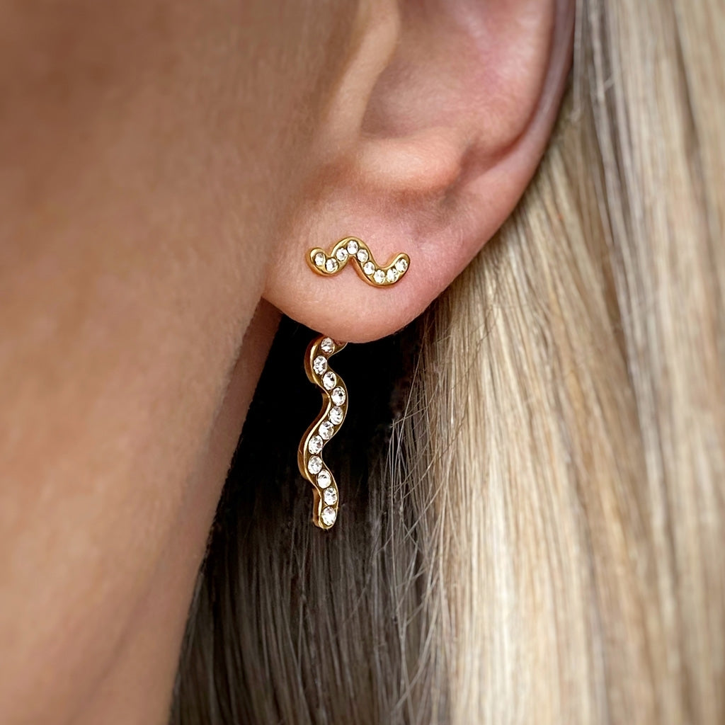 LULU Copenhagen Snaky ørering 1 stk forgyldt Ear stud, 1 pcs Hvid