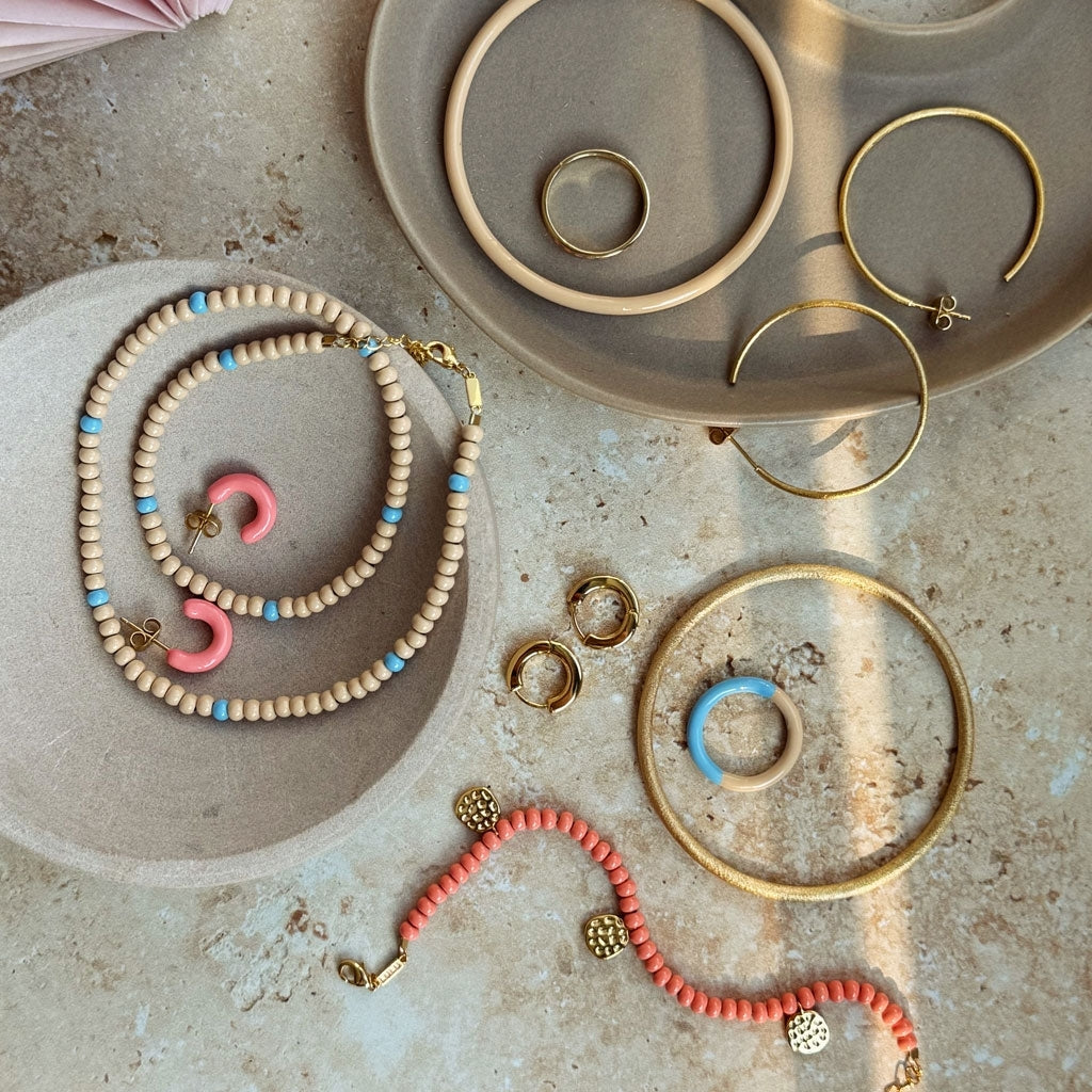 LULU Copenhagen Buckle Hoops Small par Hoops Forgyldt