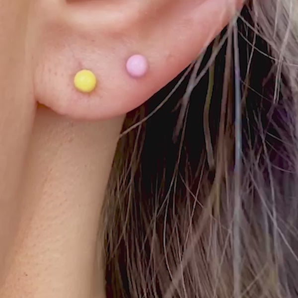 LULU Copenhagen Color Ball ørering 1 stk Ear stud, 1 pcs Petrolium - Video preview