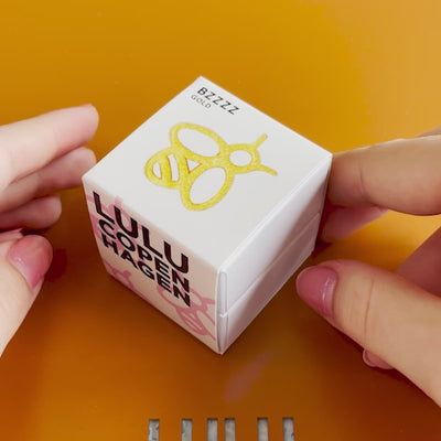 LULU Copenhagen Bzzzz ørering 1 stk Ear stud, 1 pcs Sølv