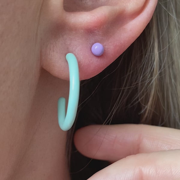 LULU Copenhagen Color Hoops Medium par Hoops Buttercream - Video preview